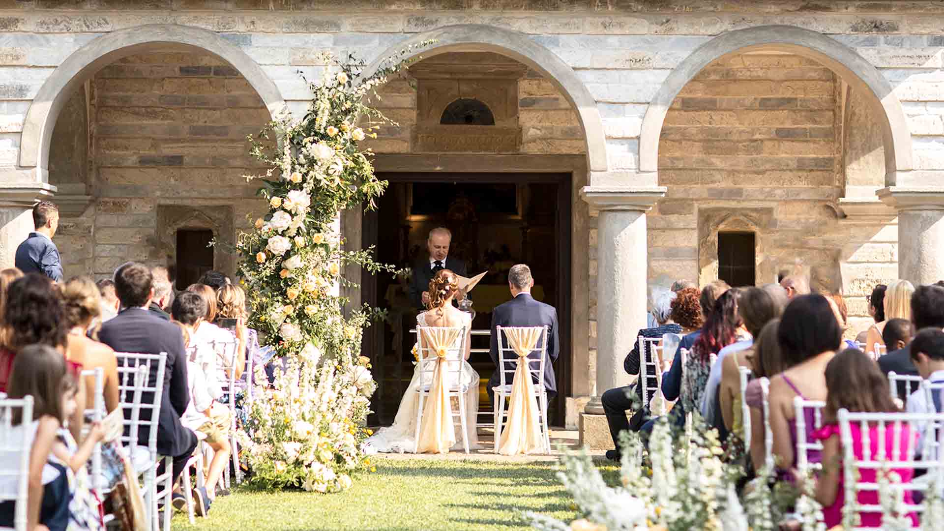 Cerimonia all'aperto in toscana